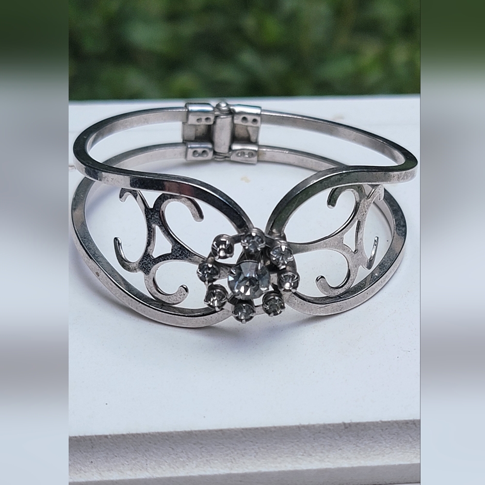 Silvertone Floral Rhinestone Hinged Bracelet.
